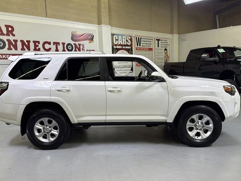 Used 2018 Toyota 4Runner SR5 RWD image 5