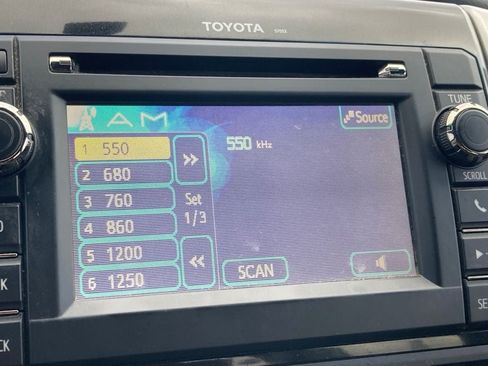 Used 2013 Toyota Tacoma PreRunner w/ SR5 Pkg RWD image 18
