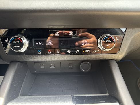Used 2023 Mitsubishi Outlander SEL AWD/4WD image 18