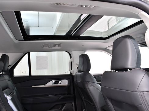 New 2025 Ford Explorer Active w/ Active Comfort Package image 18