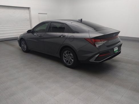 Used 2024 Hyundai Elantra SEL image 3
