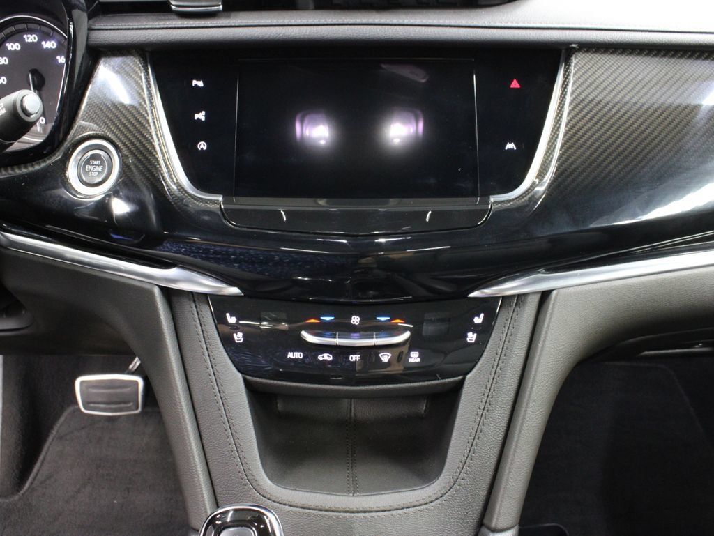 Used 2022 Cadillac XT6 Sport w/ Technology Package AWD/4WD image 20