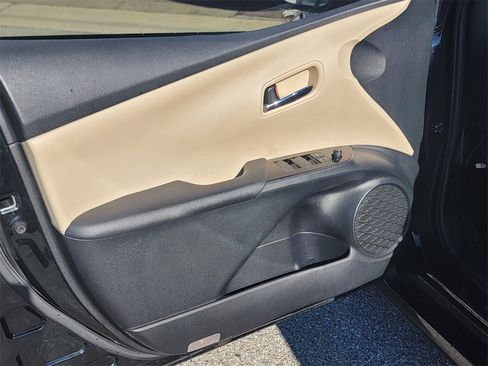 Used 2020 Toyota Prius LE image 13