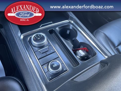 Used 2024 Ford Expedition XLT image 26