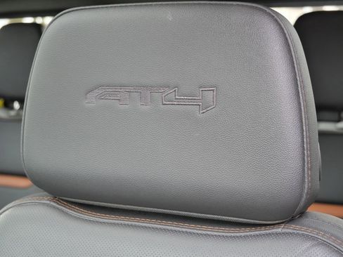 Used 2025 GMC Sierra 2500 AT4 w/ AT4 Premium Plus Package AWD/4WD image 38