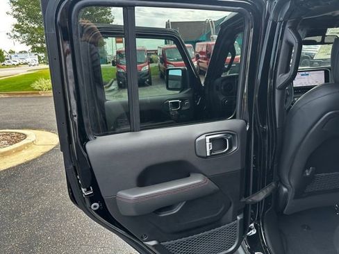 New 2025 Jeep Gladiator Rubicon w/ Convenience Group image 28
