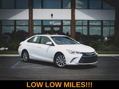 Used 2015 Toyota Camry XLE FWD image 1