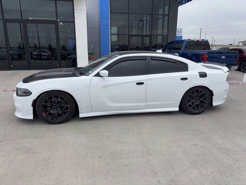 Used 2019 Dodge Charger R/T RWD image 1