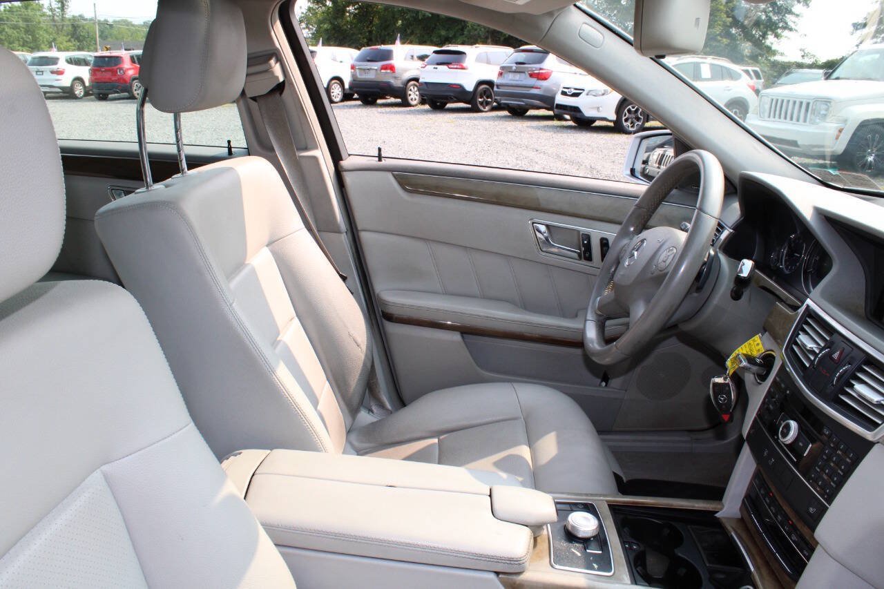 Used 2011 Mercedes-Benz E 350 4MATIC Sedan image 11