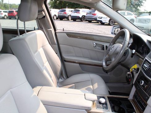 Used 2011 Mercedes-Benz E 350 4MATIC Sedan image 11