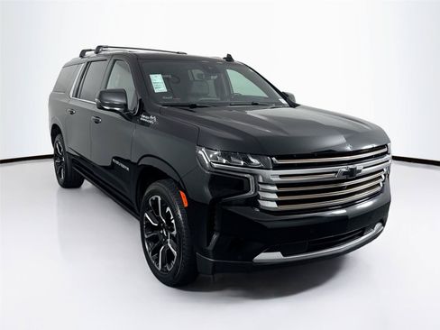 Used 2023 Chevrolet Suburban High Country w/ Premium Package 2 AWD/4WD image 10