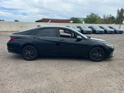 Used 2023 Hyundai Elantra SEL w/ Cargo Package FWD image 4