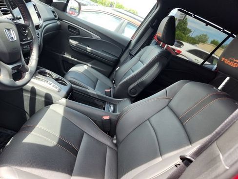 Used 2023 Honda Passport TrailSport image 11
