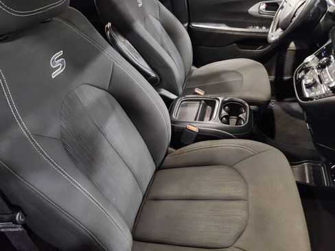 Used 2019 Chrysler Pacifica Touring Plus w/ S Appearance Package FWD image 29