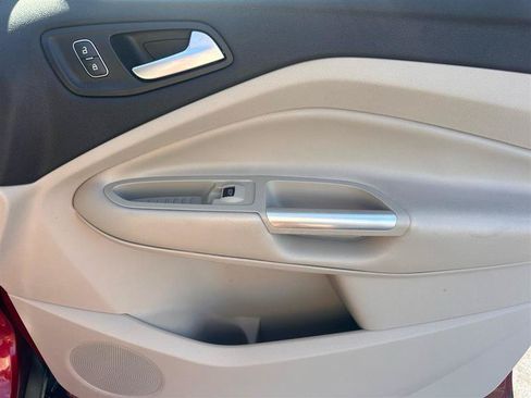 Used 2019 Ford Escape SE FWD image 20