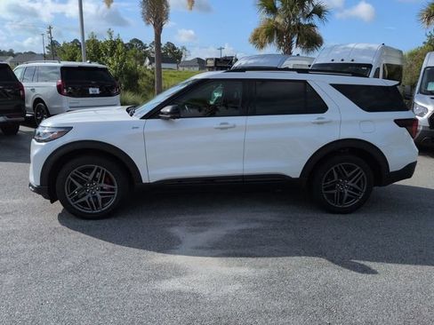 Used 2025 Ford Explorer ST-Line w/ Premium Package AWD/4WD image 7