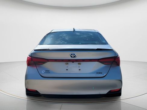 Used 2021 Toyota Avalon XSE image 6