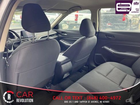 Used 2025 Nissan Altima 2.5 SV FWD image 26