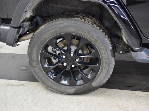 Used 2022 Jeep Wrangler Unlimited Sahara w/ Cold Weather Group image 61