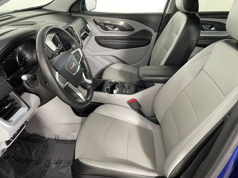 Certified 2022 GMC Terrain SLT w/ Infotainment Package II FWD image 2