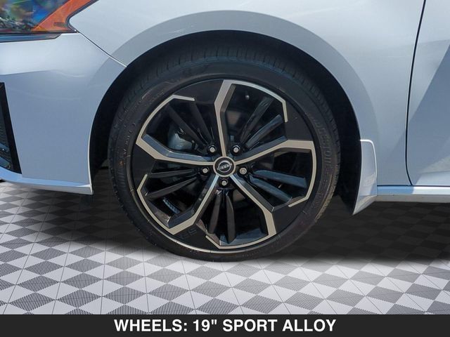Used 2024 Nissan Altima 2.5 SR AWD/4WD image 10