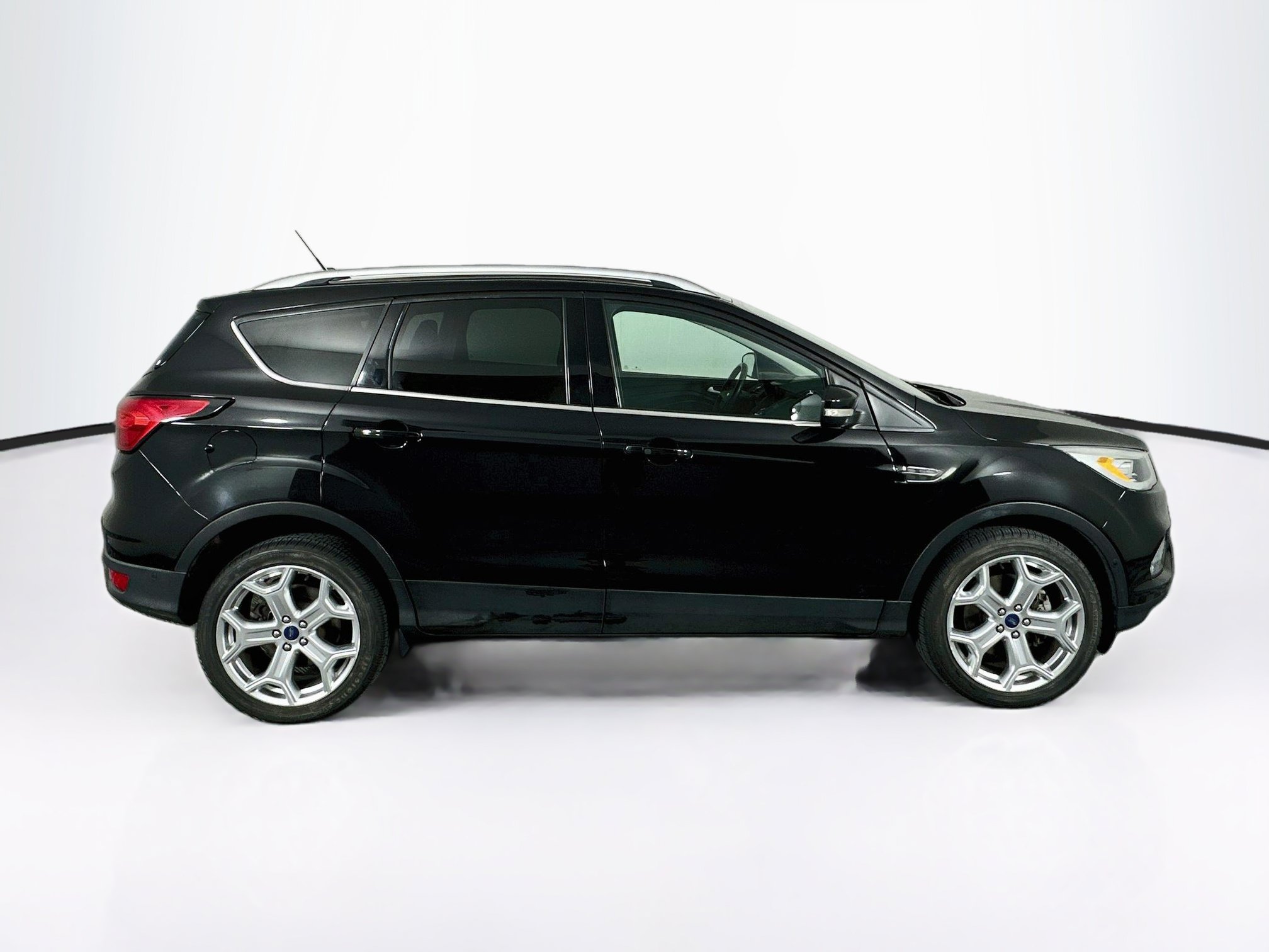Used 2019 Ford Escape Titanium AWD/4WD image 10