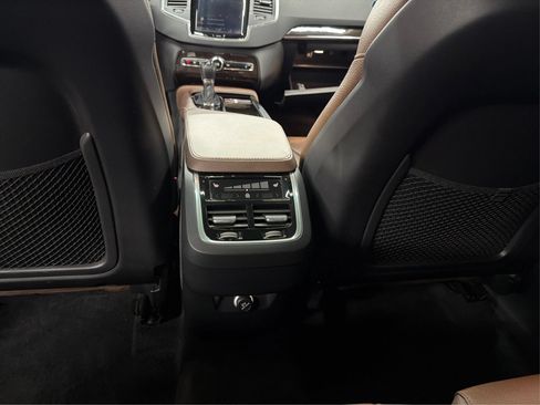 Used 2019 Volvo XC90 T6 Momentum w/ Protection Package Premier AWD/4WD image 29