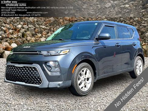 Used 2022 Kia Soul S FWD image 1