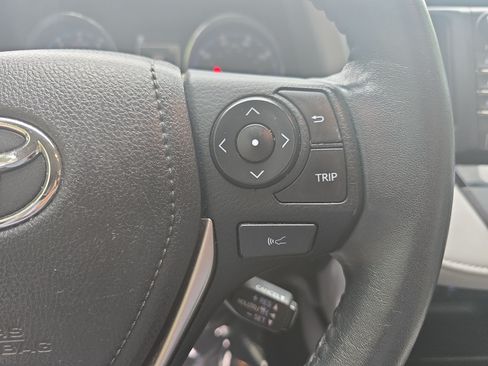 Used 2017 Toyota RAV4 Limited FWD image 17