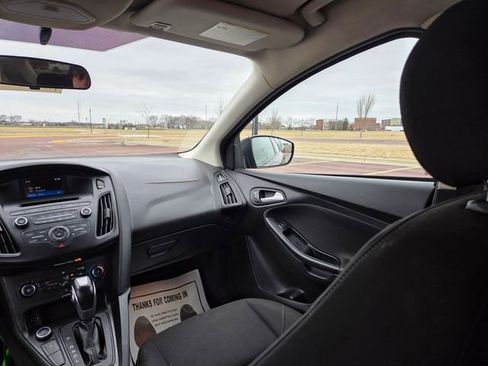 Used 2015 Ford Focus SE w/ SE Cold Weather Package image 47