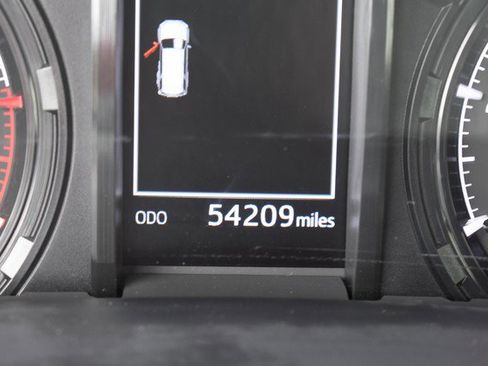 Certified 2023 Toyota 4Runner SR5 AWD/4WD image 32