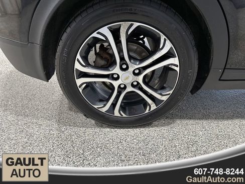 Used 2019 Chevrolet Bolt Premier w/ Infotainment Package image 21