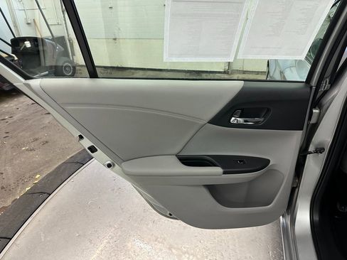 Used 2015 Honda Accord EX-L image 26