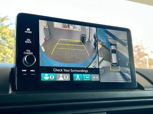 Used 2023 Honda Pilot TrailSport image 25