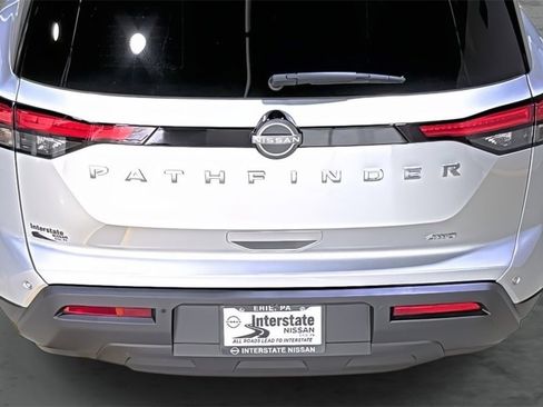 Certified 2025 Nissan Pathfinder S image 11