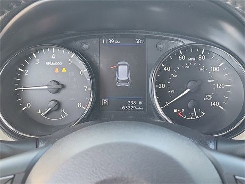 Used 2020 Nissan Rogue SV image 11