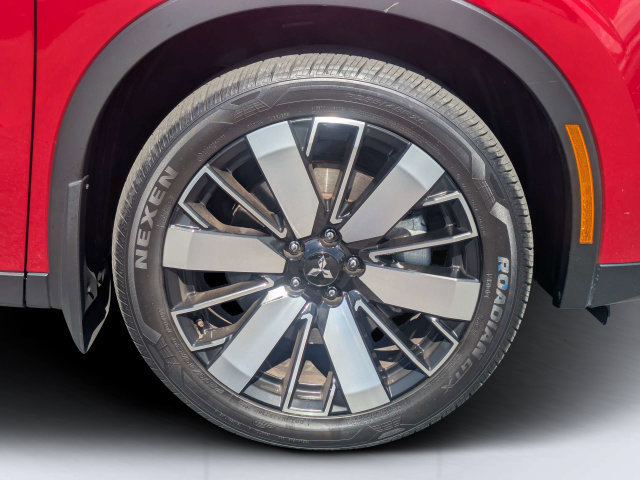 Used 2025 Mitsubishi Outlander SE FWD image 11