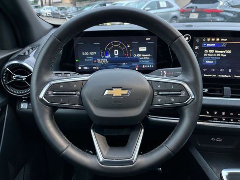 Used 2025 Chevrolet Equinox LT image 28