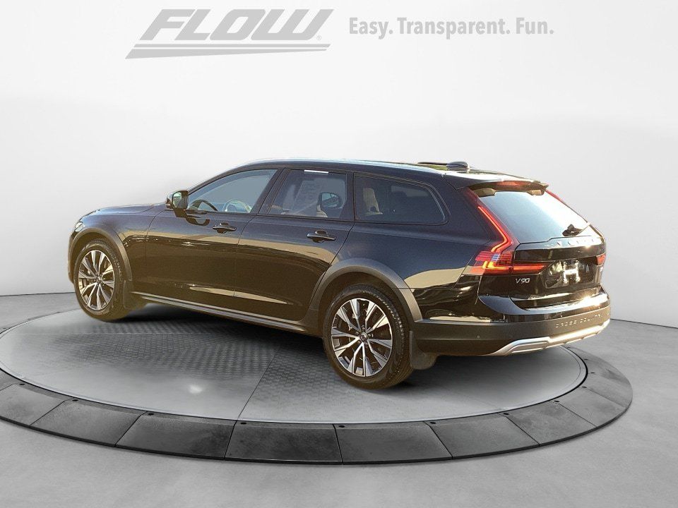Certified 2023 Volvo V90 B6 Cross Country Plus AWD/4WD image 6