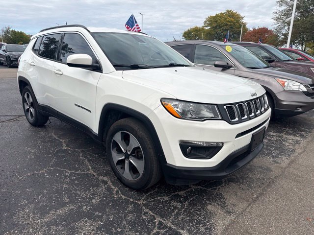 Used 2017 Jeep Compass Latitude w/ Popular Equipment Group AWD/4WD image 8