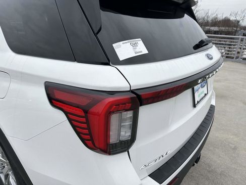 New 2026 Ford Explorer Active w/ Active Comfort Package image 8