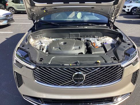 Used 2026 Volvo XC90 T8 Plus w/ Protection Package Premier image 36