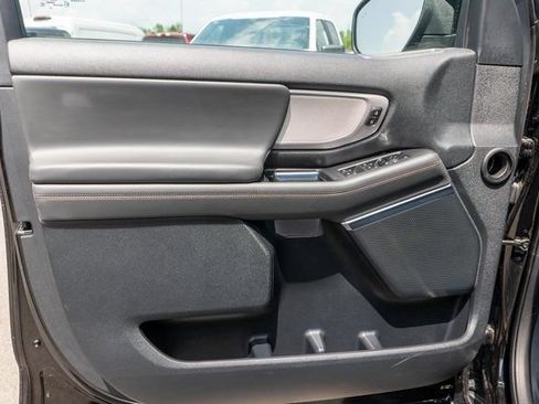 Used 2025 Ford Expedition Active AWD/4WD image 19