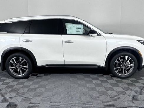 Certified 2025 INFINITI QX60 Luxe image 8