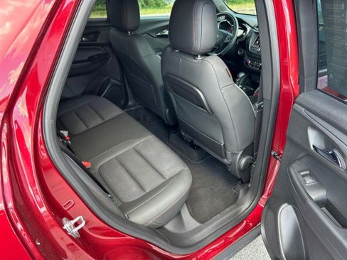 Used 2022 Chevrolet TrailBlazer RS image 37