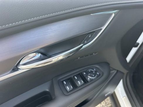 Certified 2025 Cadillac XT6 Luxury image 19