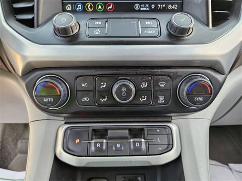 Used 2023 GMC Acadia SLT image 22