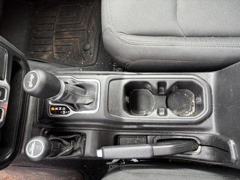 Used 2021 Jeep Wrangler Willys image 16