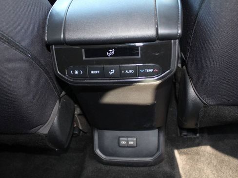 Used 2023 Toyota Highlander L FWD image 18