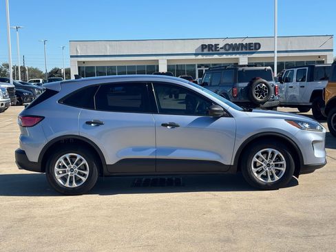 Used 2022 Ford Escape S image 2